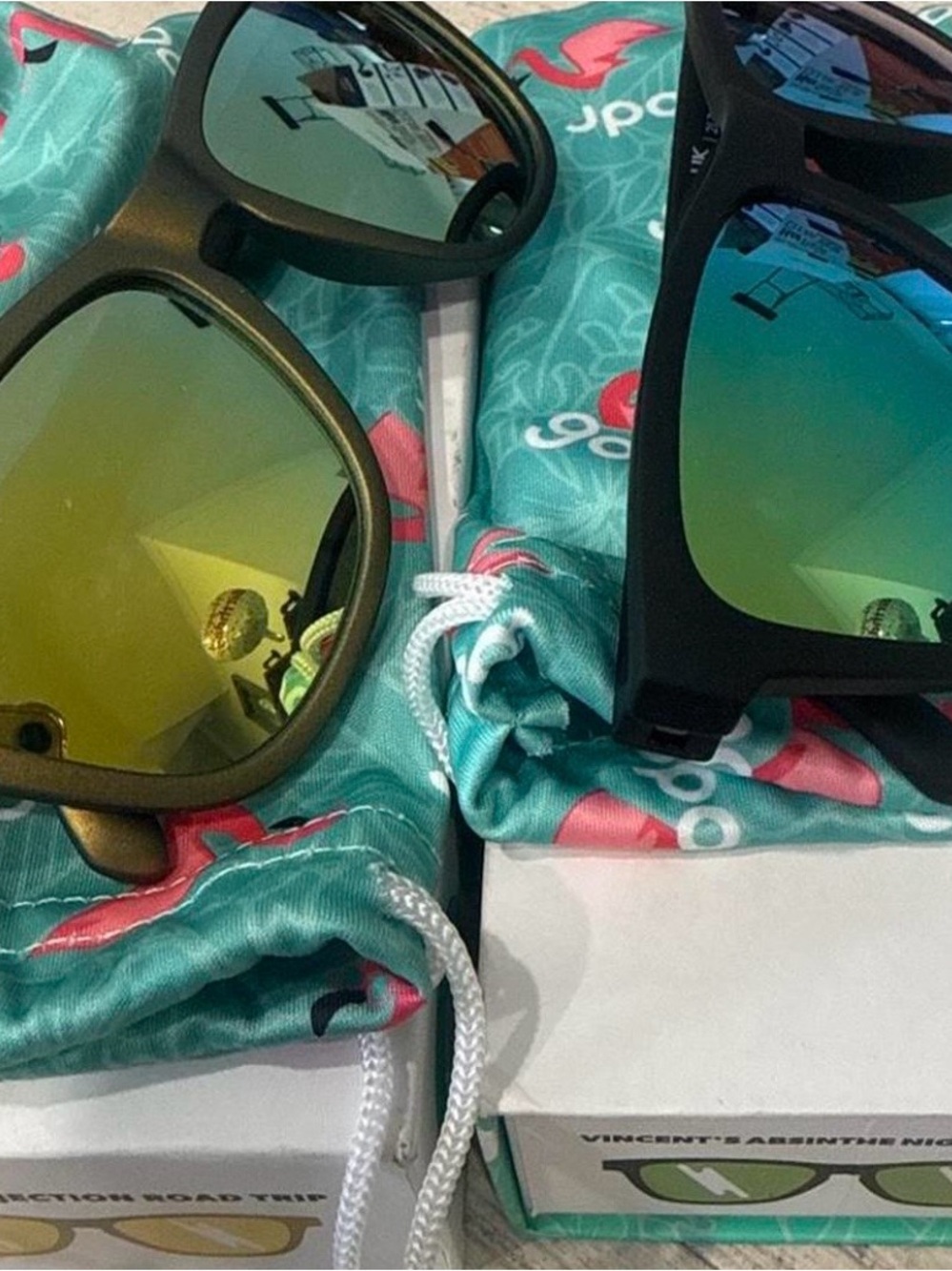 Mirrored Lens Women's Sunglasses in Green and Yellow - Unbranded